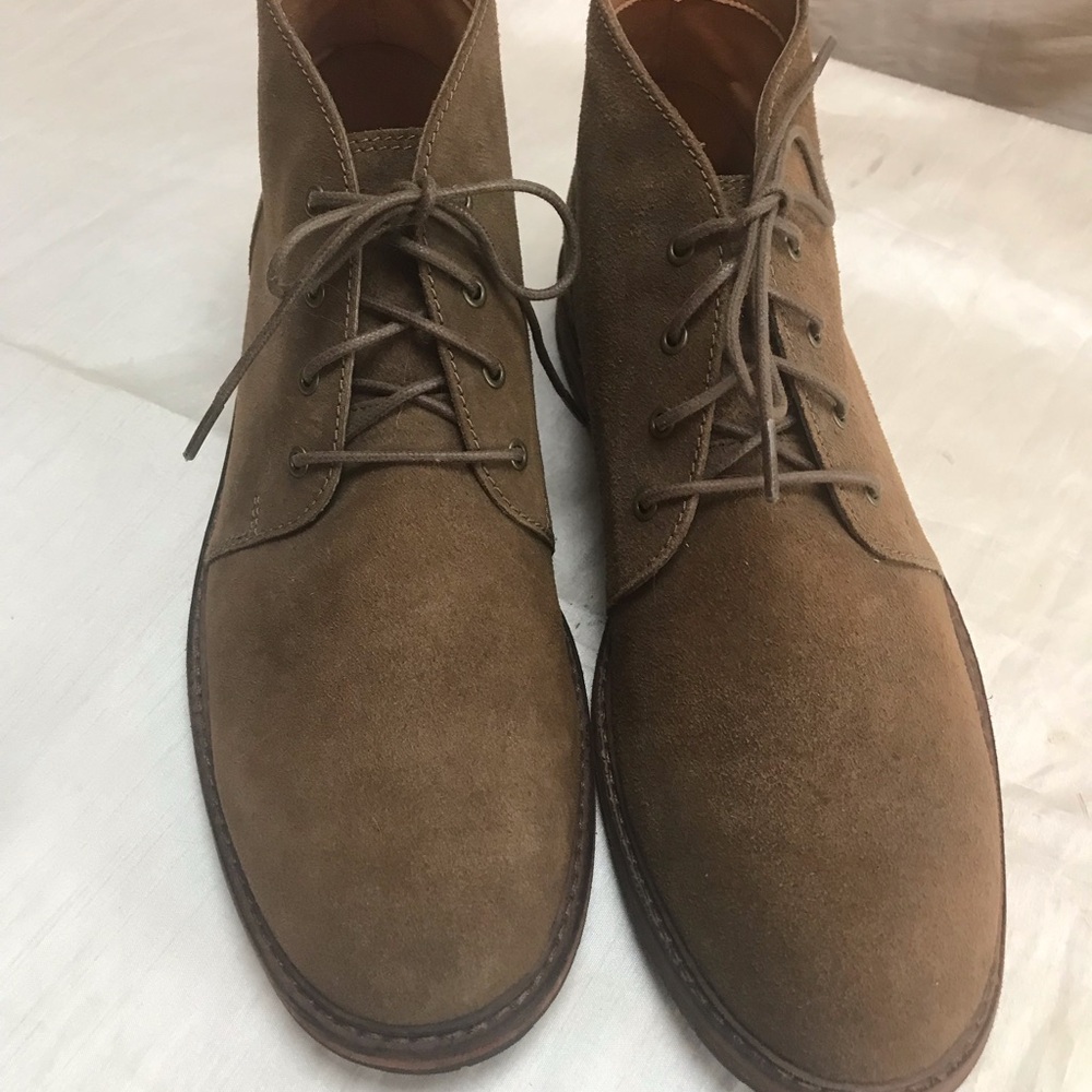 Men’s Clarks Tan Suede Boots sz 12
